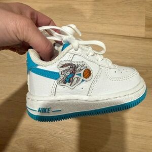 Nike Infant Bugs Bunny Air Force 1s Sneakers